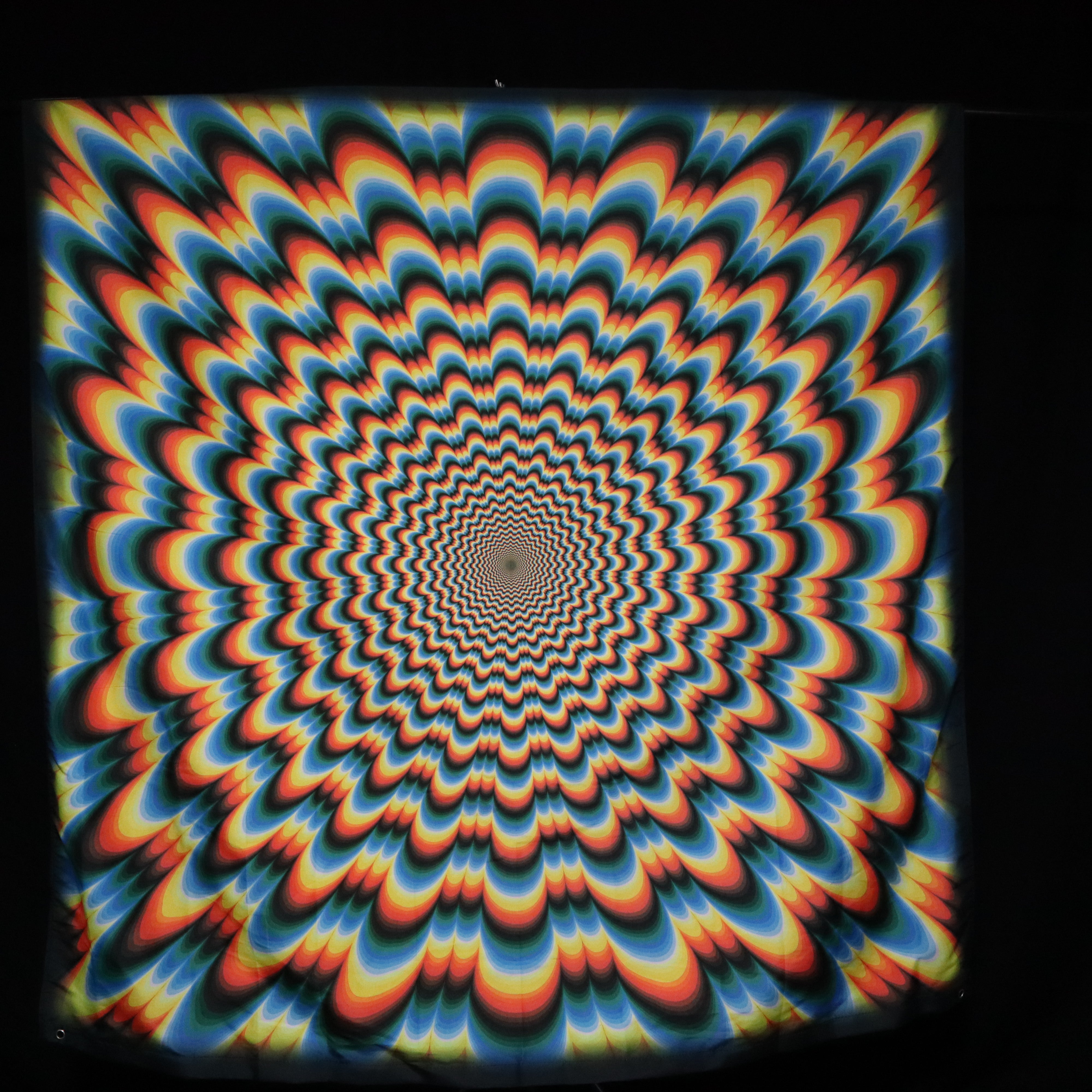 150cm Pulsating Portal UV REACTIVE Tapestry